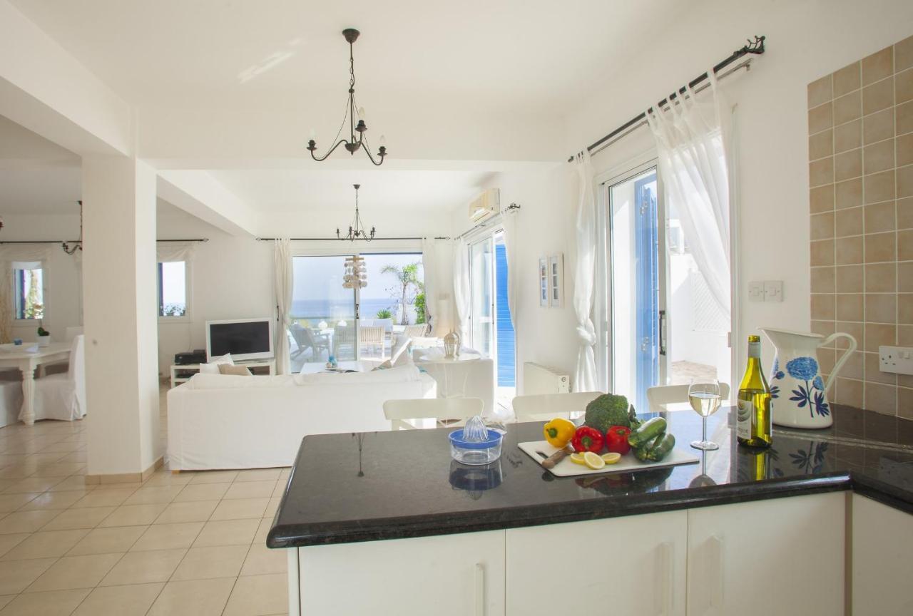 Mimoza Seafront Villa Protaras Exterior photo
